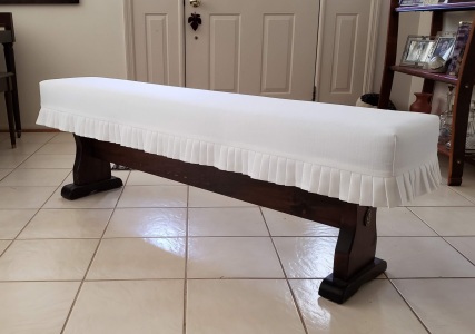 Bench cushion with pleated trim
