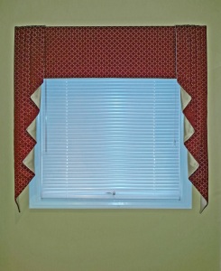 Valance with cascades